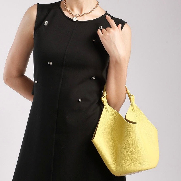 Embun Malam Kuntum Basket Tote Bag