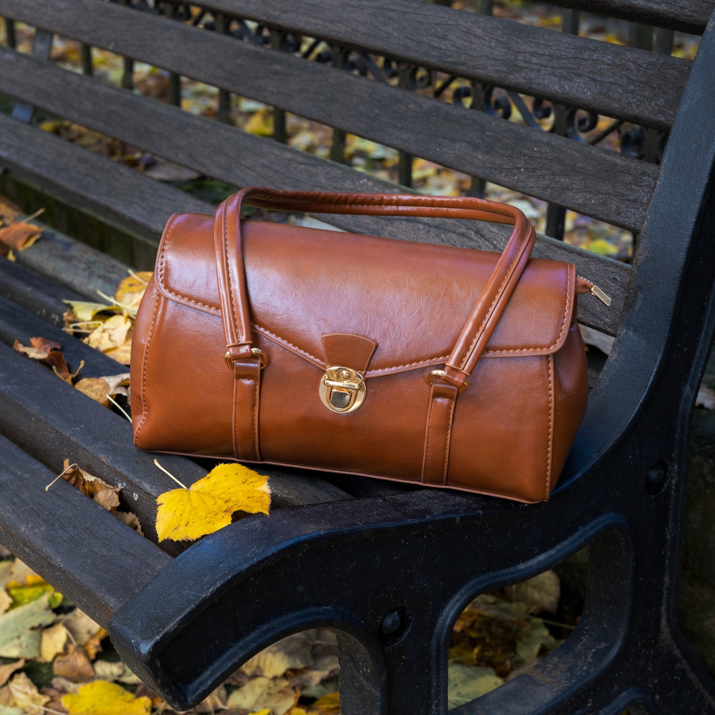 Embun Malam Vintage Shoulder Tote