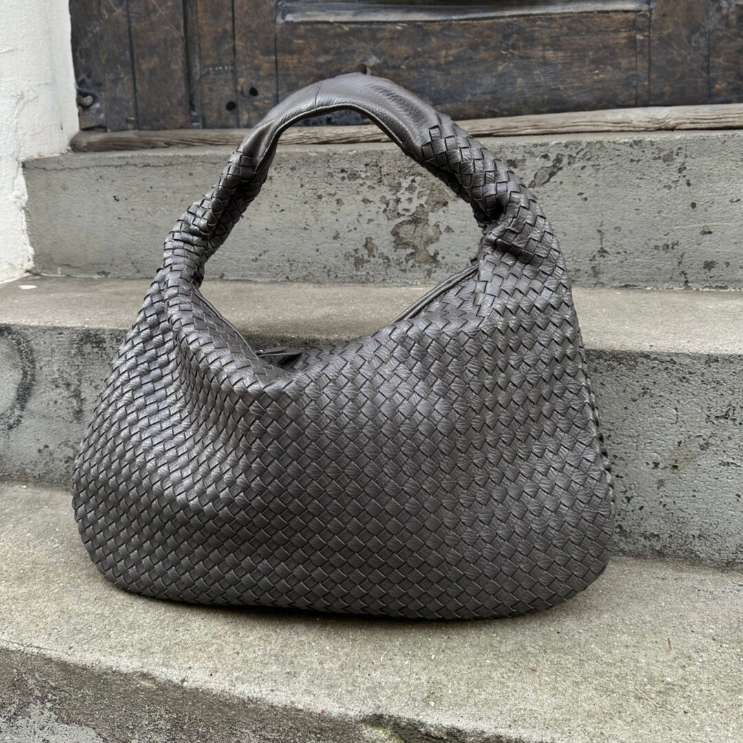 Meluraya Kesumba Soft Shoulder Bag