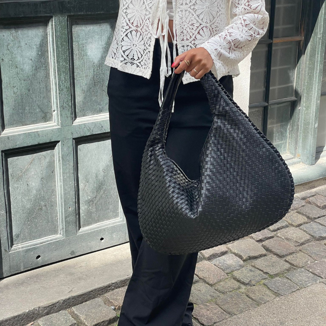 Meluraya Kesumba Soft Shoulder Bag