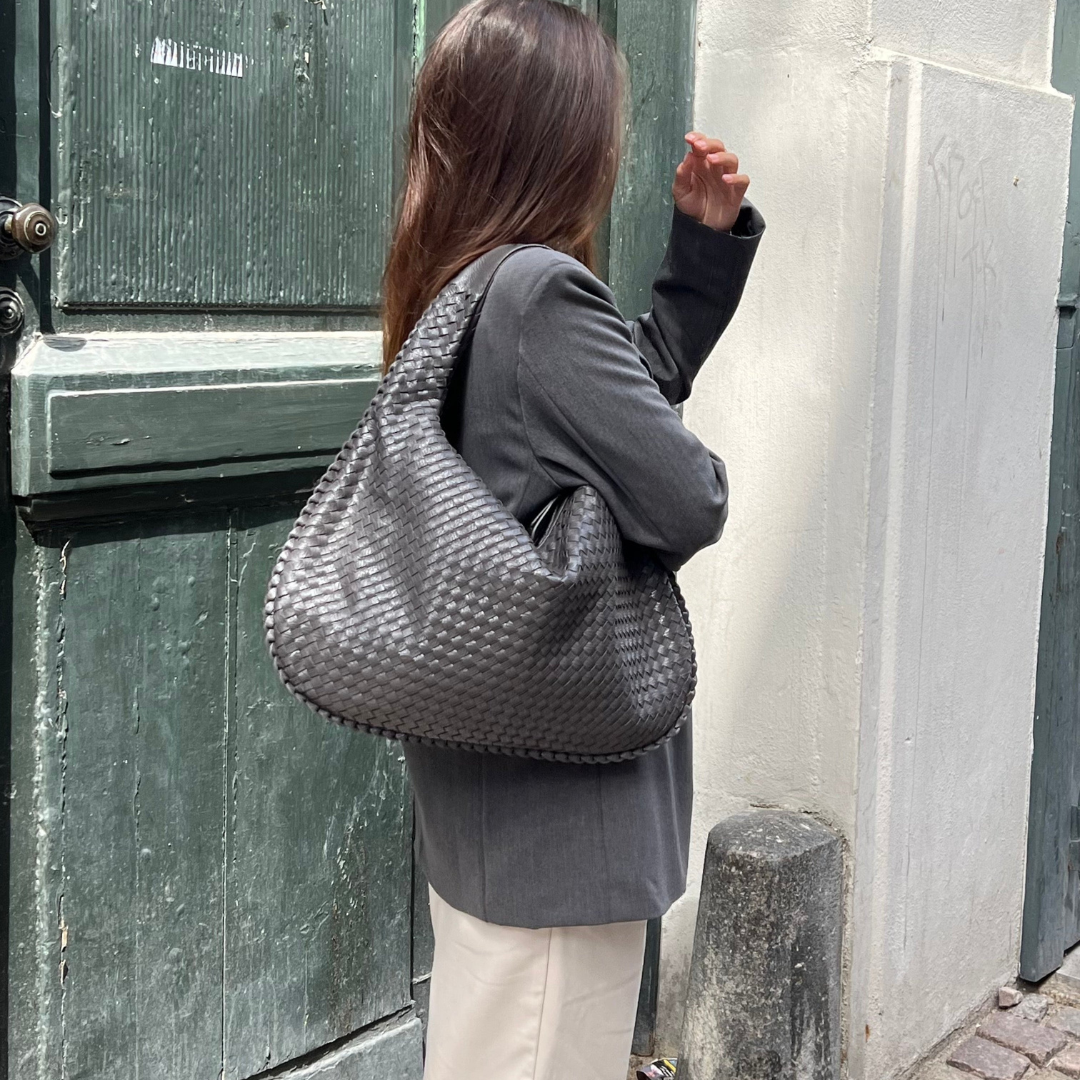 Meluraya Kesumba Soft Shoulder Bag