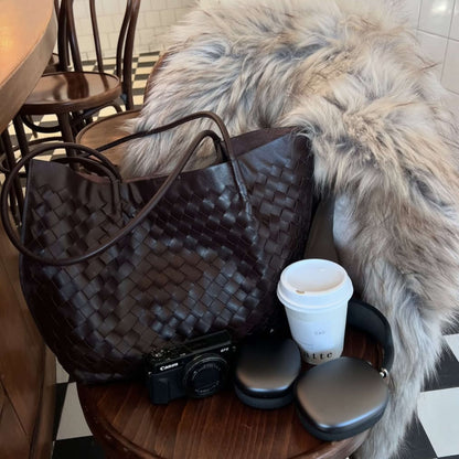 Meluraya Cempaka Tote Bag