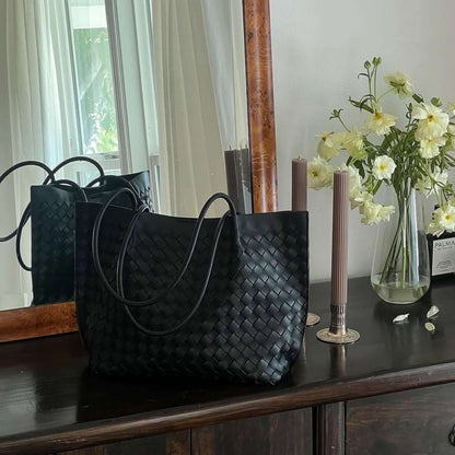 Meluraya Cempaka Tote Bag