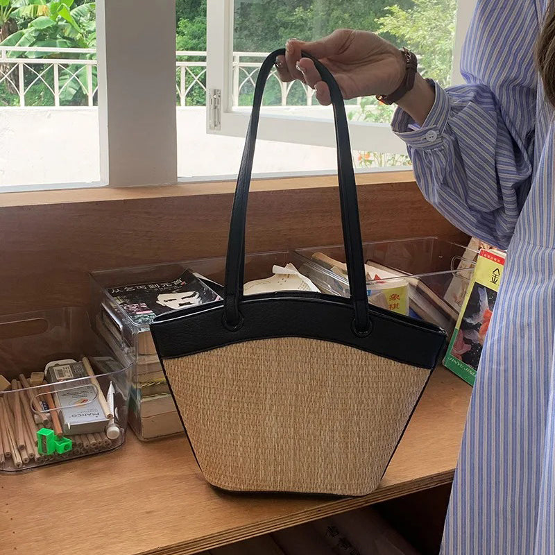 Bumi Lestari Straw Tote