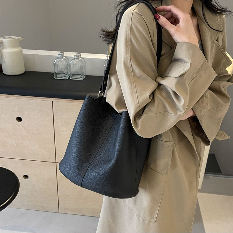 Embun Malam Bucket Bag