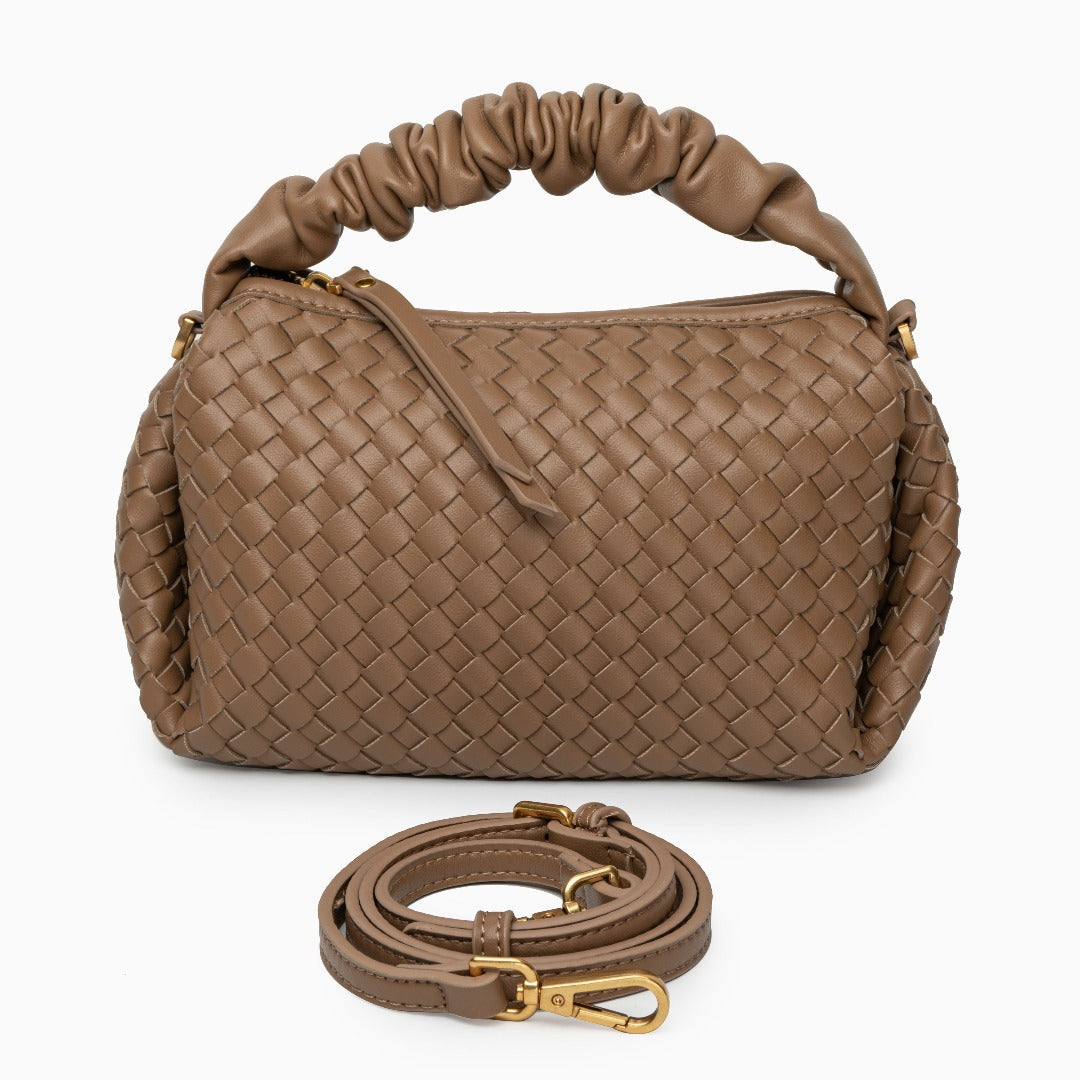 Meluraya Puisi Handbag