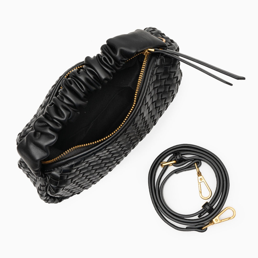 Meluraya Puisi Handbag