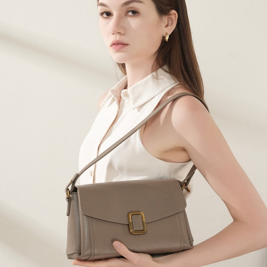 Bayang Sari Nusa Crossbody Tag