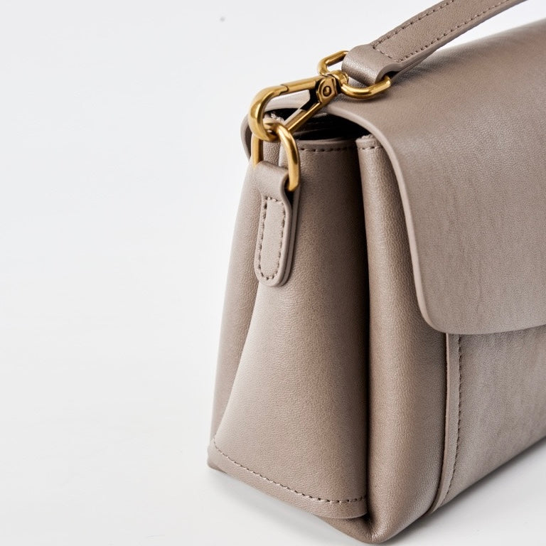 Bayang Sari Nusa Crossbody Tag