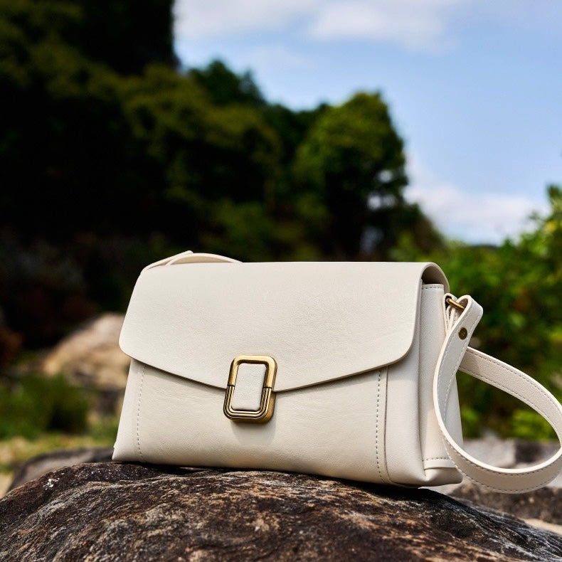 Bayang Sari Nusa Crossbody Tag