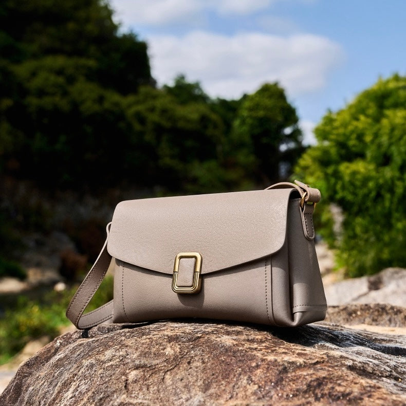 Bayang Sari Nusa Crossbody Tag