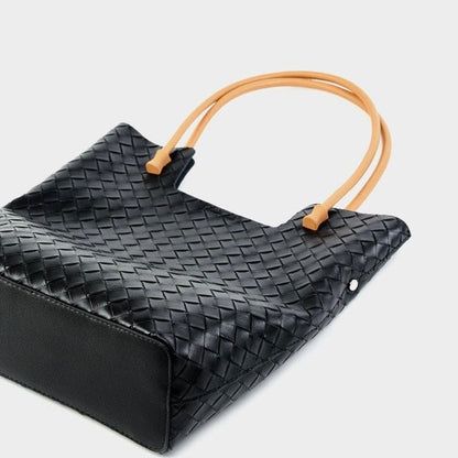 Meluraya Rangkai Tote Bag