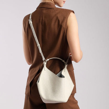 Embun Malam Kuntum Basket Tote Bag