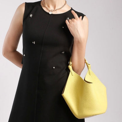 Embun Malam Kuntum Basket Tote Bag