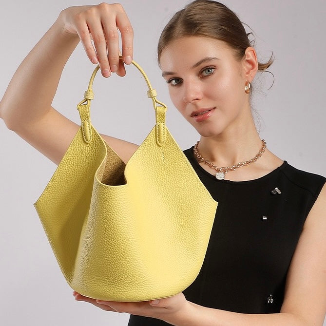 Embun Malam Kuntum Basket Tote Bag