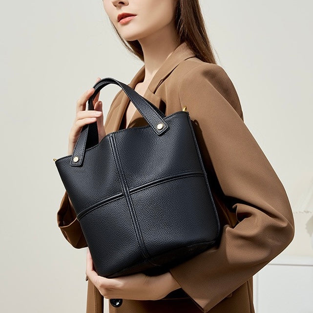 Bayang Sari Kiambang Bertaut Bucket Bag