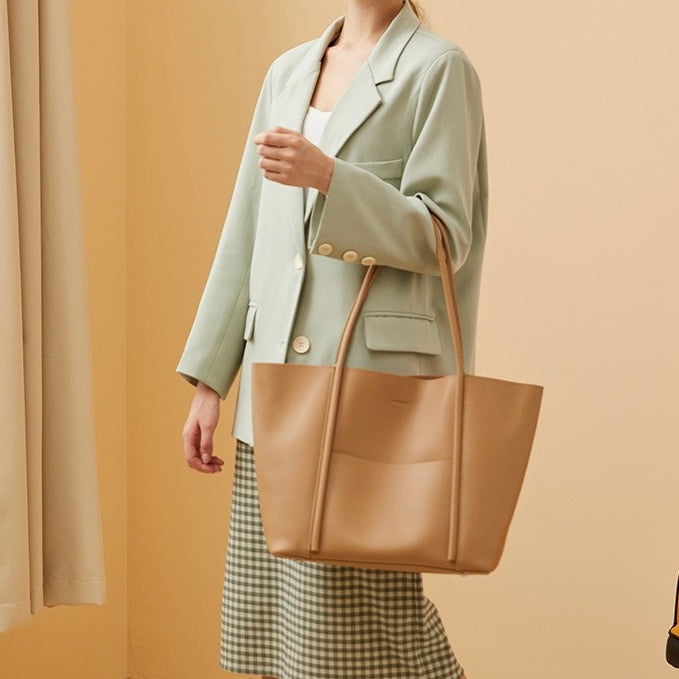 Bayang Sari Laksana Large Tote