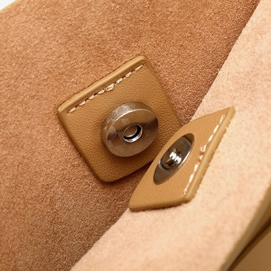 Bayang Sari Laksana Large Tote