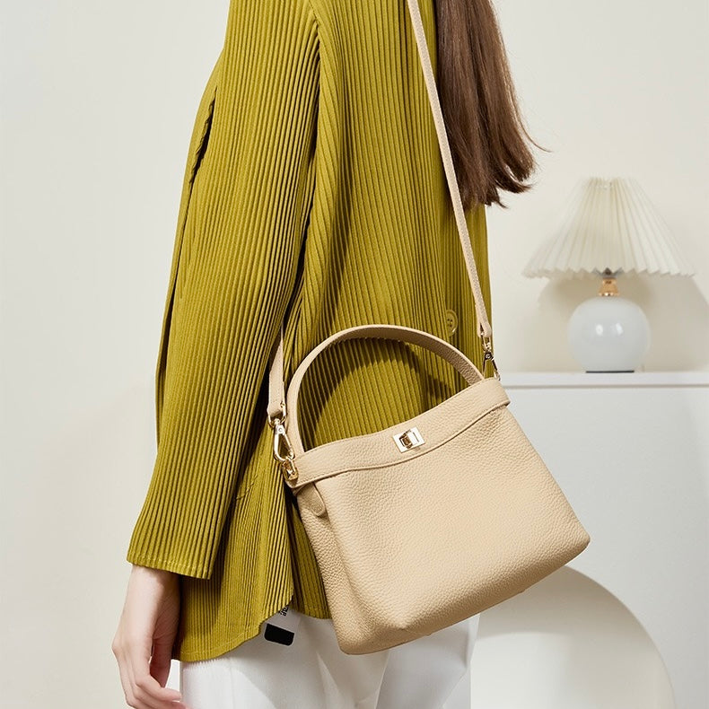 Embun Malam Santun Bucket Bag