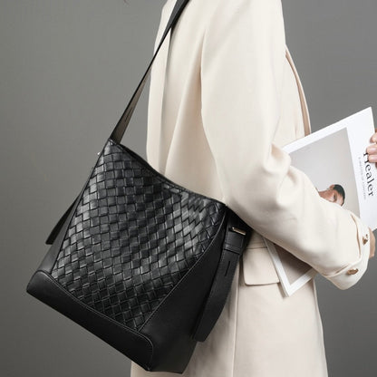 Meluraya Laksana Tote Bag