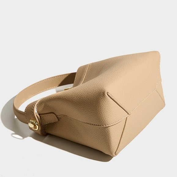 Embun Malam Santun Bucket Bag