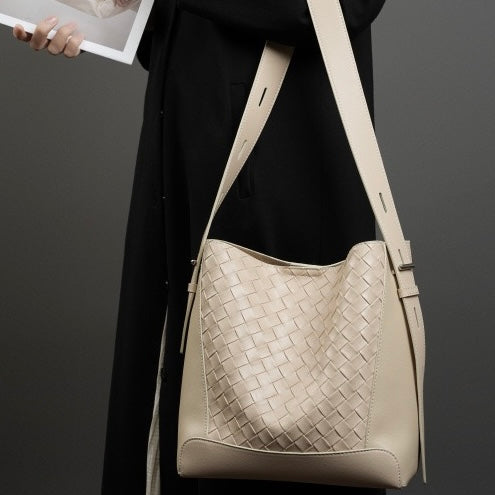 Meluraya Laksana Tote Bag