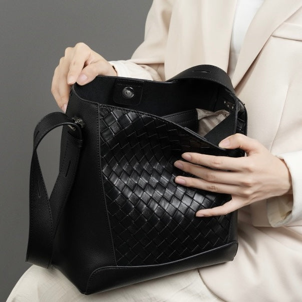 Meluraya Laksana Tote Bag