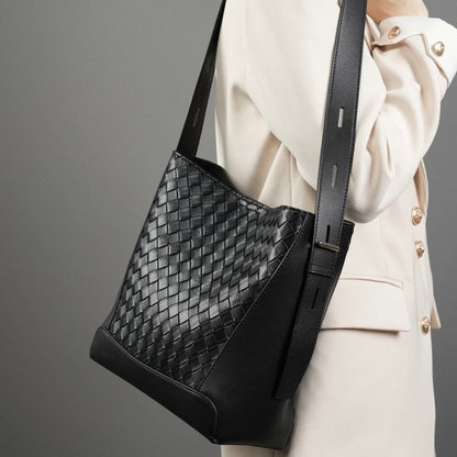 Meluraya Laksana Tote Bag