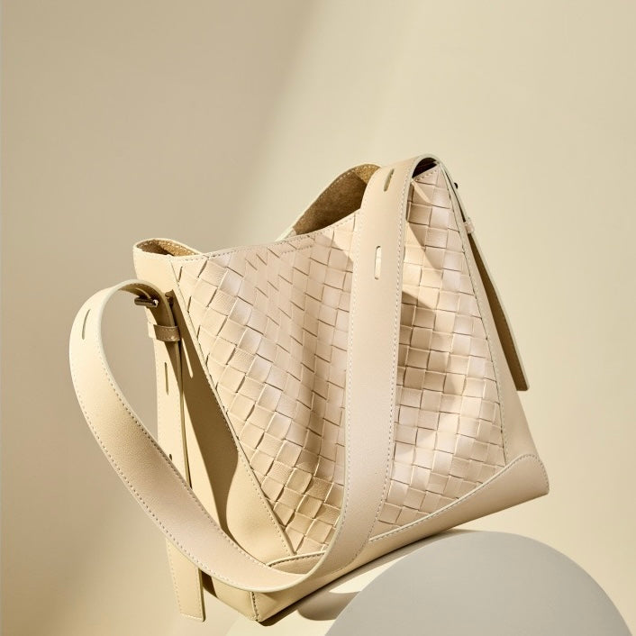 Meluraya Laksana Tote Bag