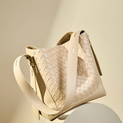 Meluraya Laksana Tote Bag