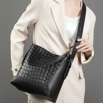 Meluraya Laksana Tote Bag