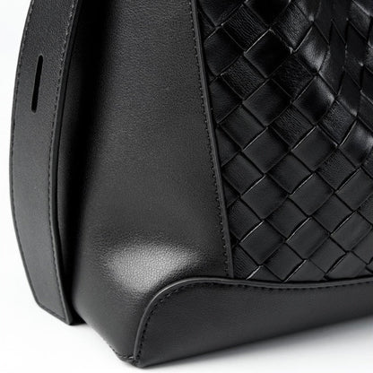 Meluraya Laksana Tote Bag