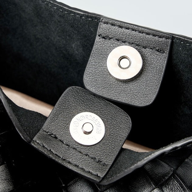 Meluraya Laksana Tote Bag