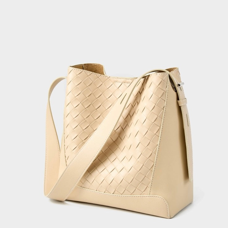 Meluraya Laksana Tote Bag