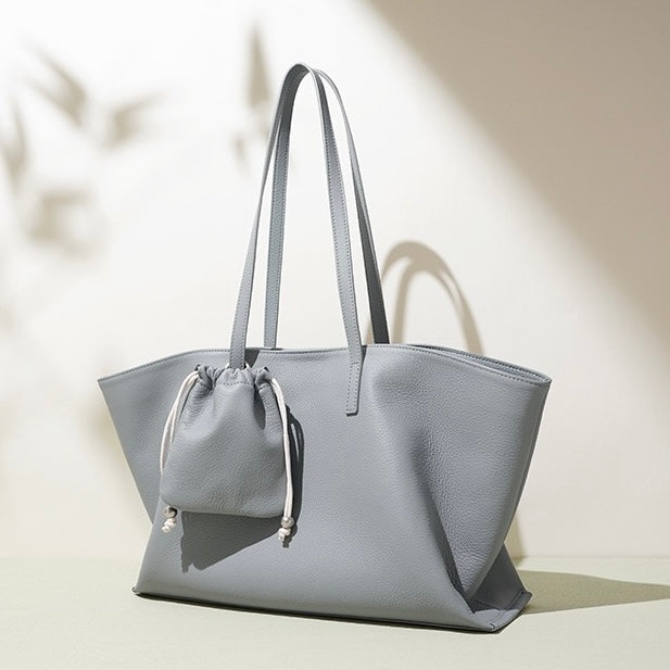 Embun Malam Laksana Tote Bag