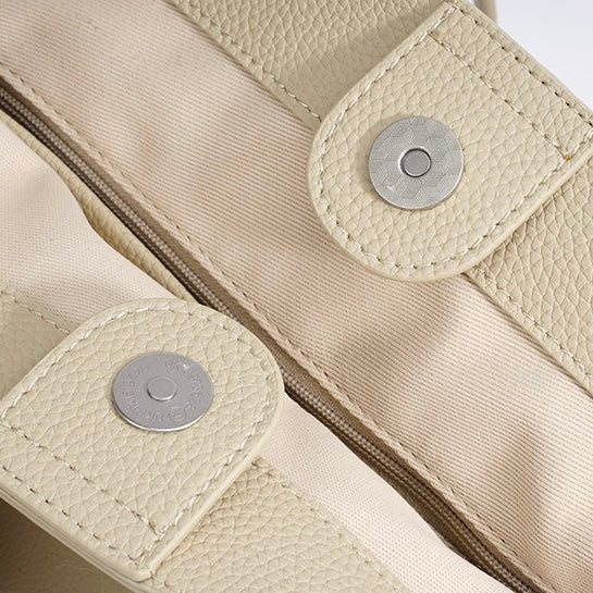 Embun Malam Laksana Tote Bag