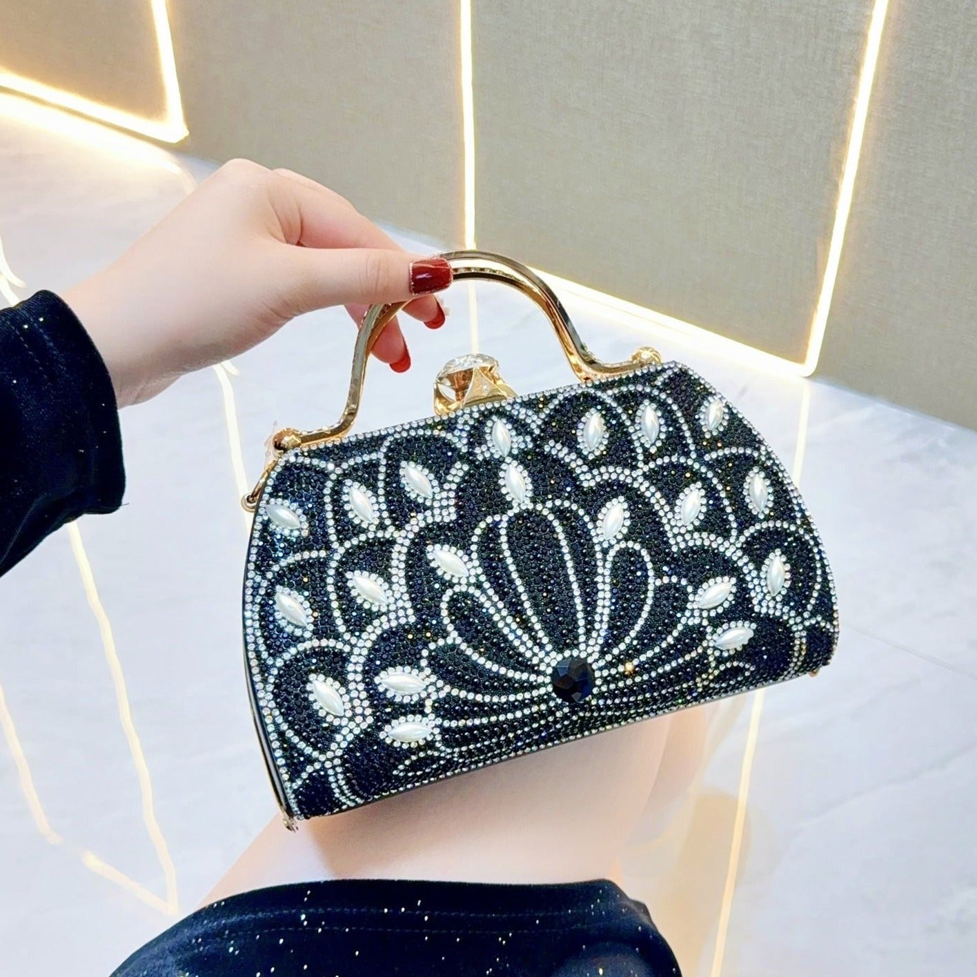 Ratna Sari Mutiara Handbag