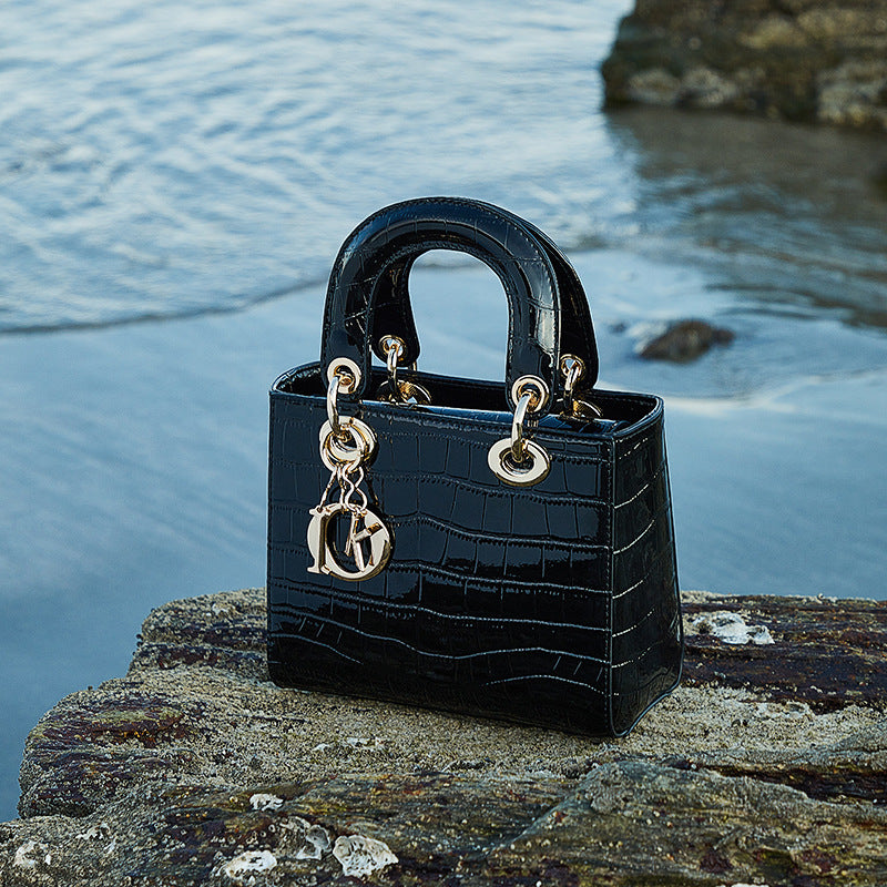 Embun Malam Mahar Shoulder Handbag