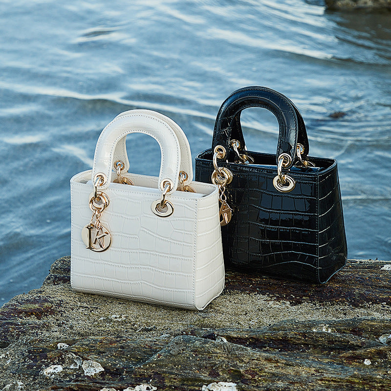 Embun Malam Mahar Shoulder Handbag