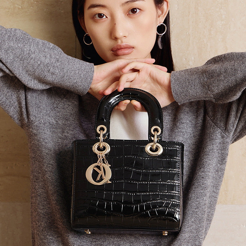 Embun Malam Mahar Shoulder Handbag