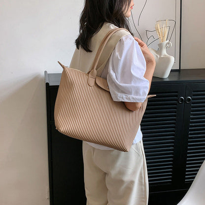Embun Malam Pleated Tote