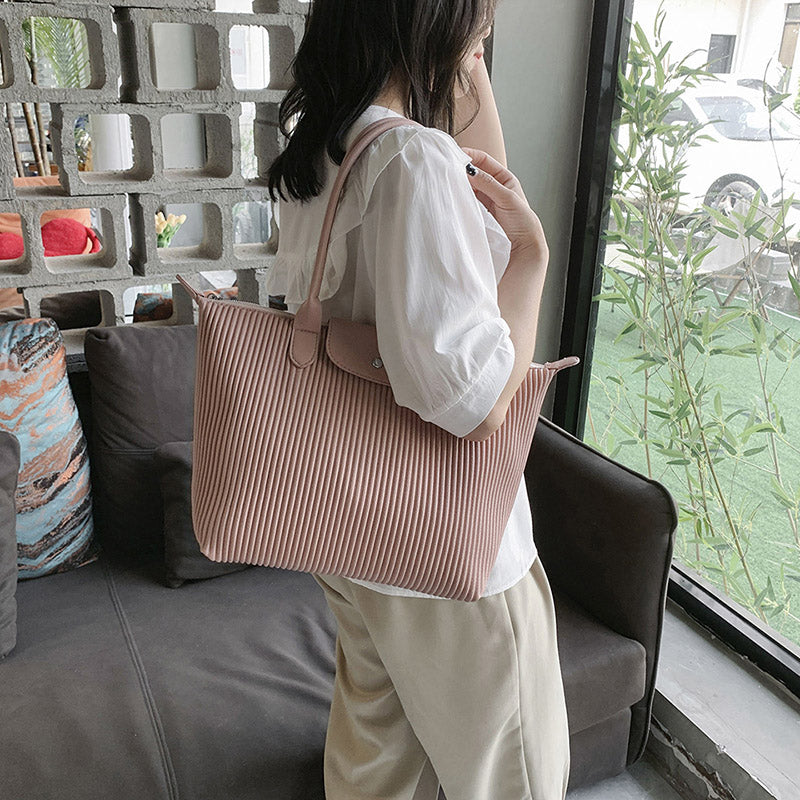 Embun Malam Pleated Tote