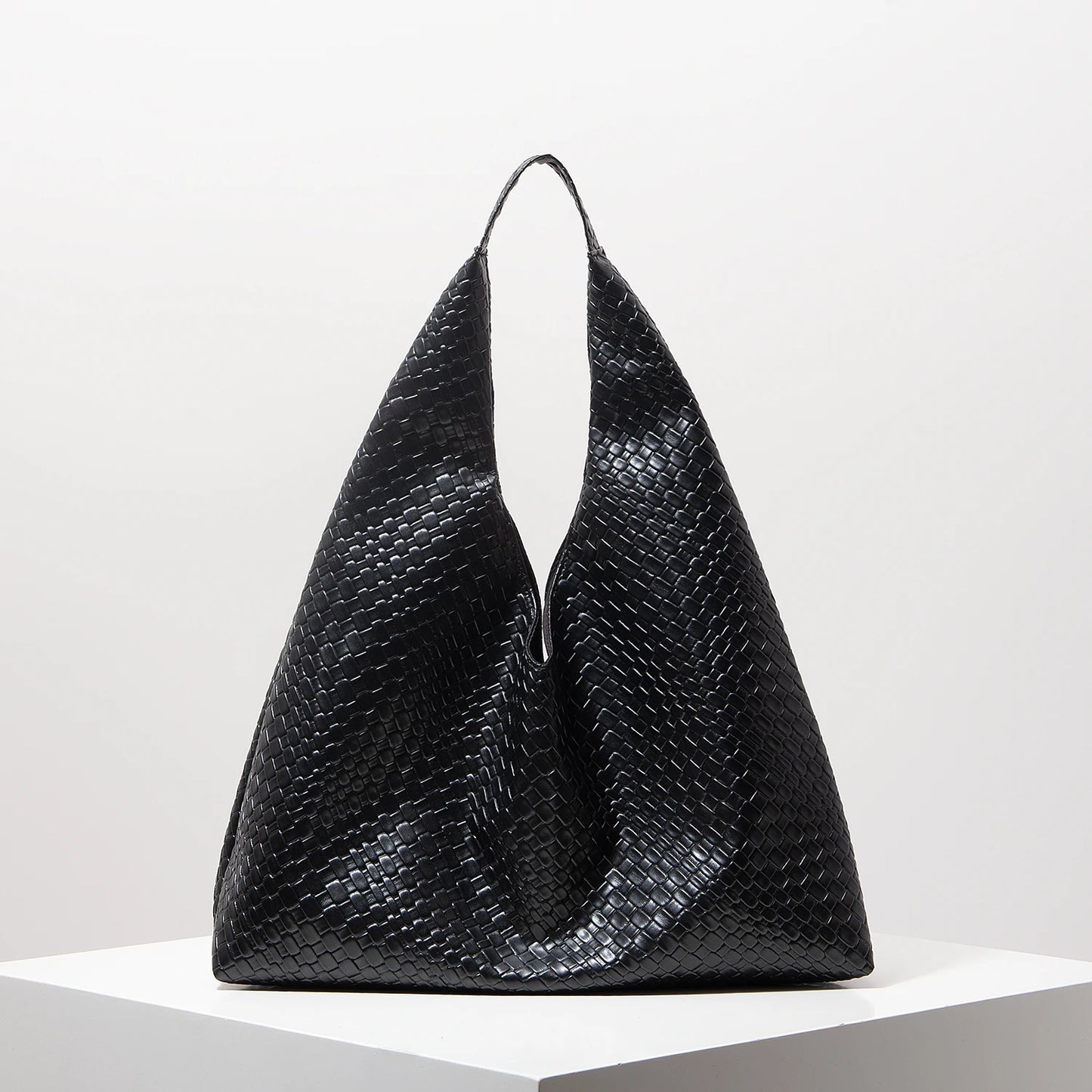 Meluraya Triangle Shoulder Bag