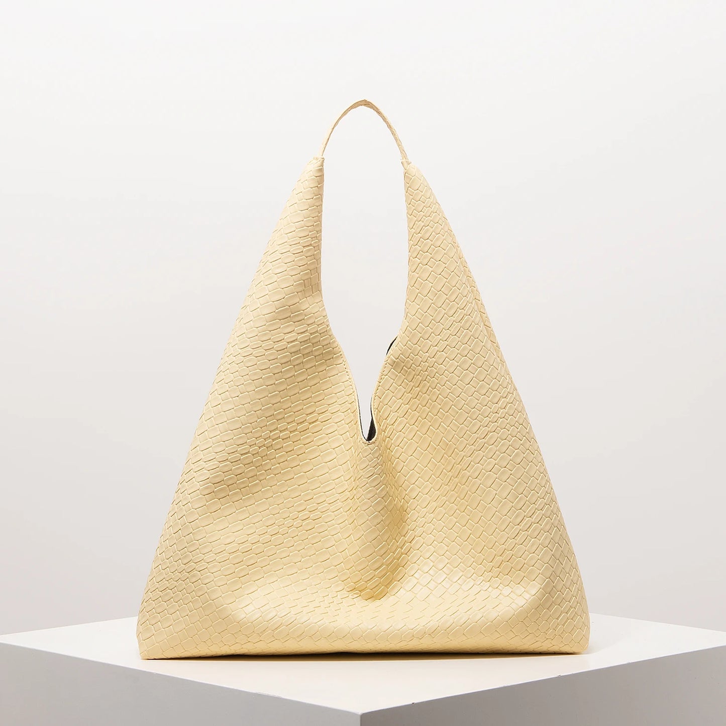 Meluraya Triangle Shoulder Bag