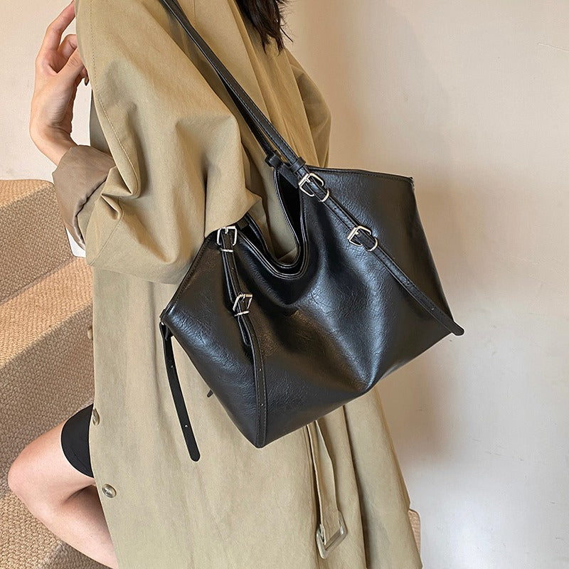 Bayang Sari Puspa Shoulder Tote